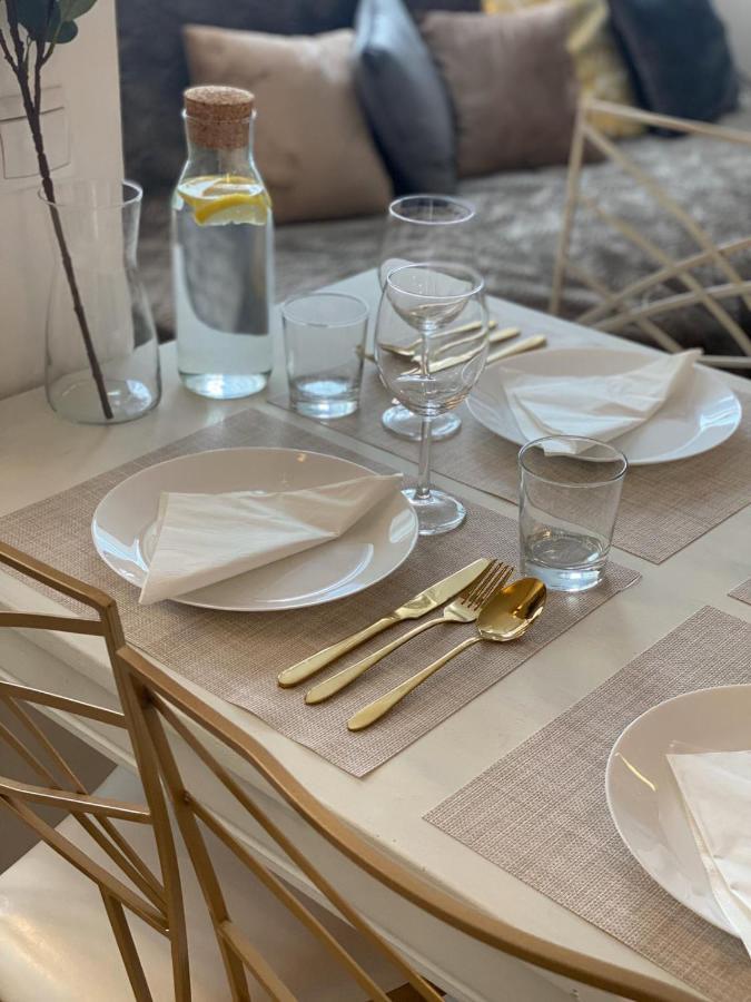 Vicky - New Apartment Centrum Srodmiescie Варшава Екстериор снимка